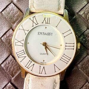 Embassy Roman Numeral Watch White Leather Strap Gold Tone New Battery